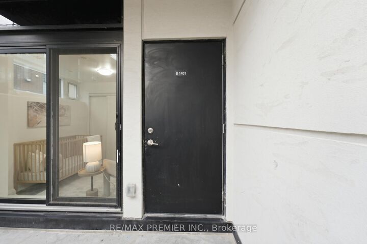 Property Photo: 5279 Highway 7 Road B1401 ON L4L 0J1