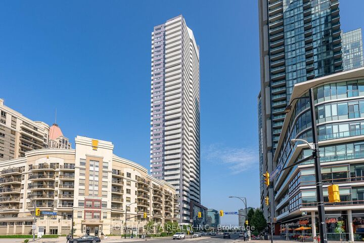Property Photo: 4065 Confederation Parkway 1512 ON L5B 0L4