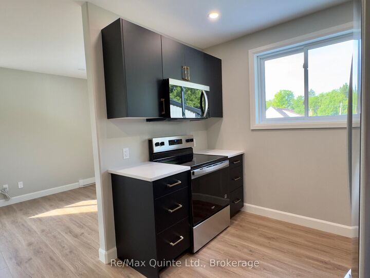 Property Photo:  330 Victoria Street 4  ON K0K 3J0 