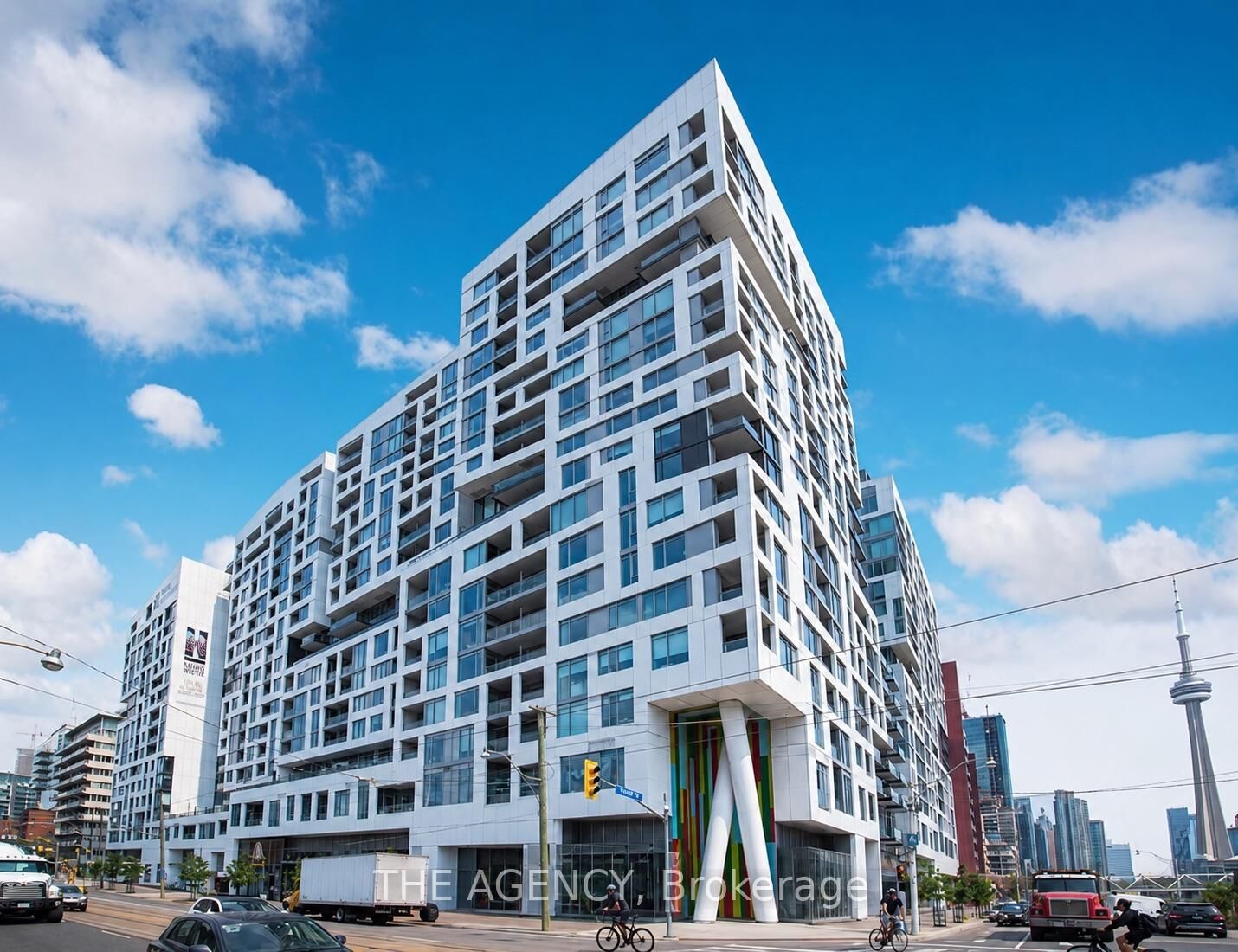 Property Photo: 27 Bathurst Street 1415W ON M5V 0R1