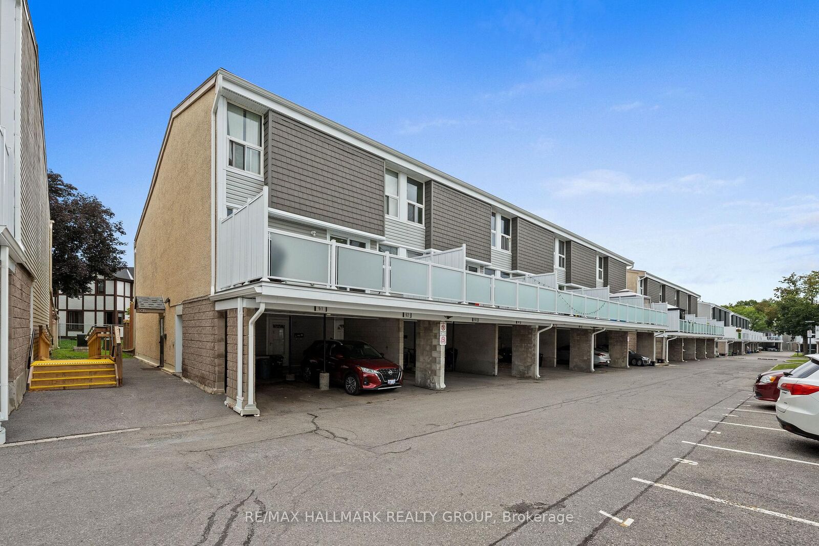 Property Photo: 3415 Uplands Drive 64 ON K1V 9N4