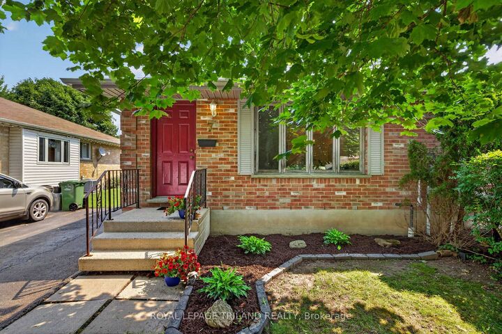 Property Photo: 7 Fanjoy Drive ON N5R 6B2