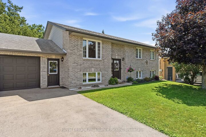 Property Photo:  51 Richardson Street  ON K0K 1H0 