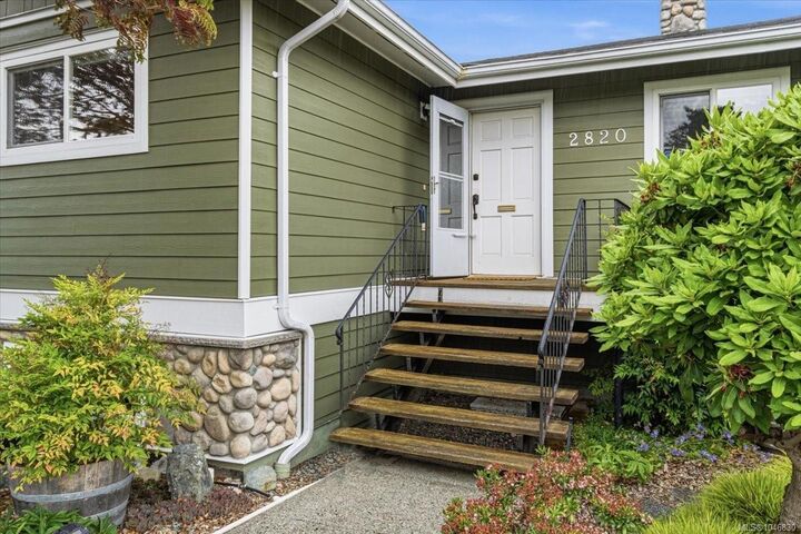 Property Photo: 2820 Cosgrove Cres BC V9S 3P6