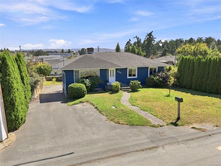 Property Photo: 503 Whiteside St BC V8Z 1Y3