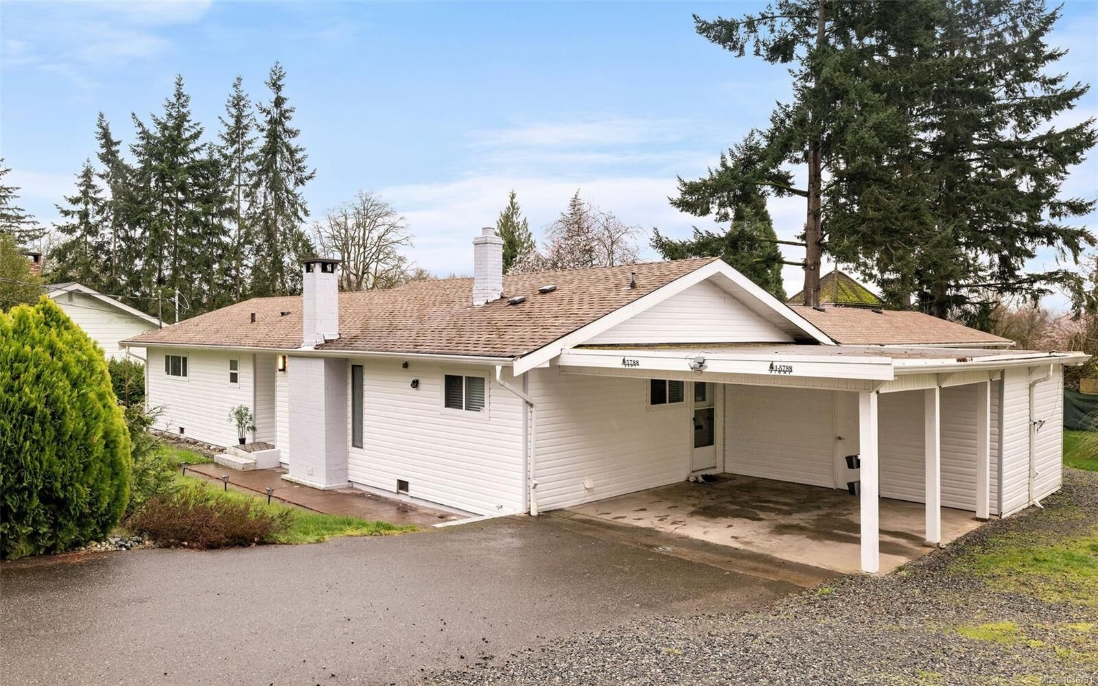 Property Photo: 5788 Jaynes Rd BC V9L 3B8