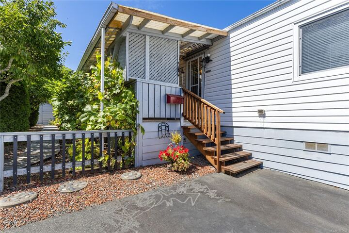 Property Photo: 7701 Central Saanich Rd #94 BC V8M 2B6