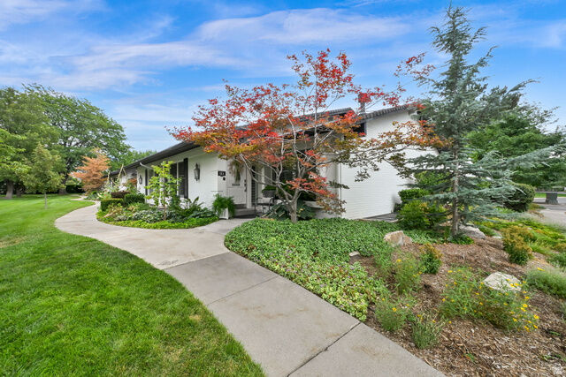 Property Photo: 664 E 4129 S UT 84107