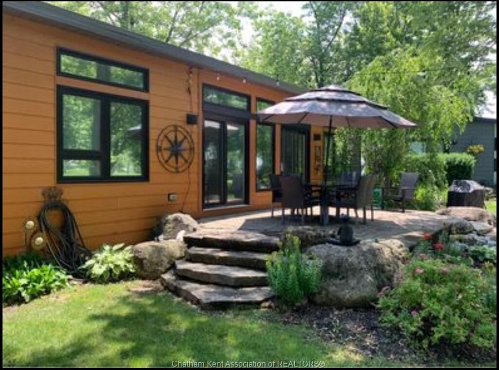 Property Photo: 981 County Rd 2 Road 707 ON N8L 1B4