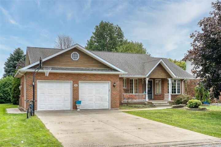 54 Shawnee Court — photo 1