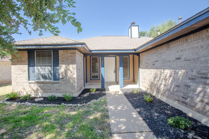 Property Photo:  605 Clear Spring Lane  TX 78641 