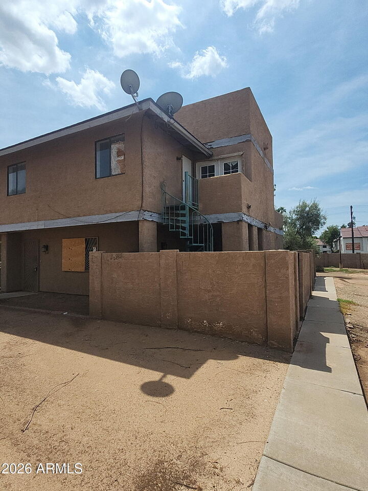 Property Photo:  4102 N 69th Lane 1406  AZ 85033 