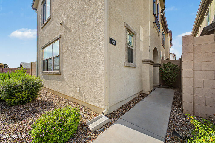 Property Photo:  1724 S 82nd Place  AZ 85209 