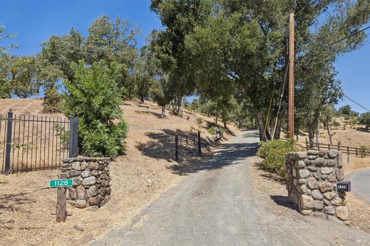 Property Photo:  1128 Bennett Lane  CA 94515 