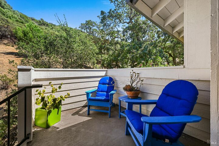 Property Photo: 79 Village Circle CA 94903