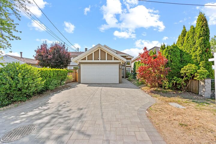 Property Photo: 9388 Dolphin Avenue BC V6Y 1C8