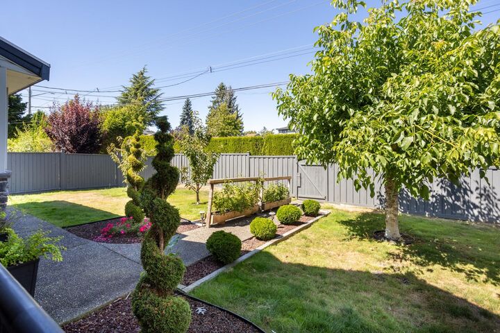 Property Photo: 13486 64 Avenue BC V3W 1Y3