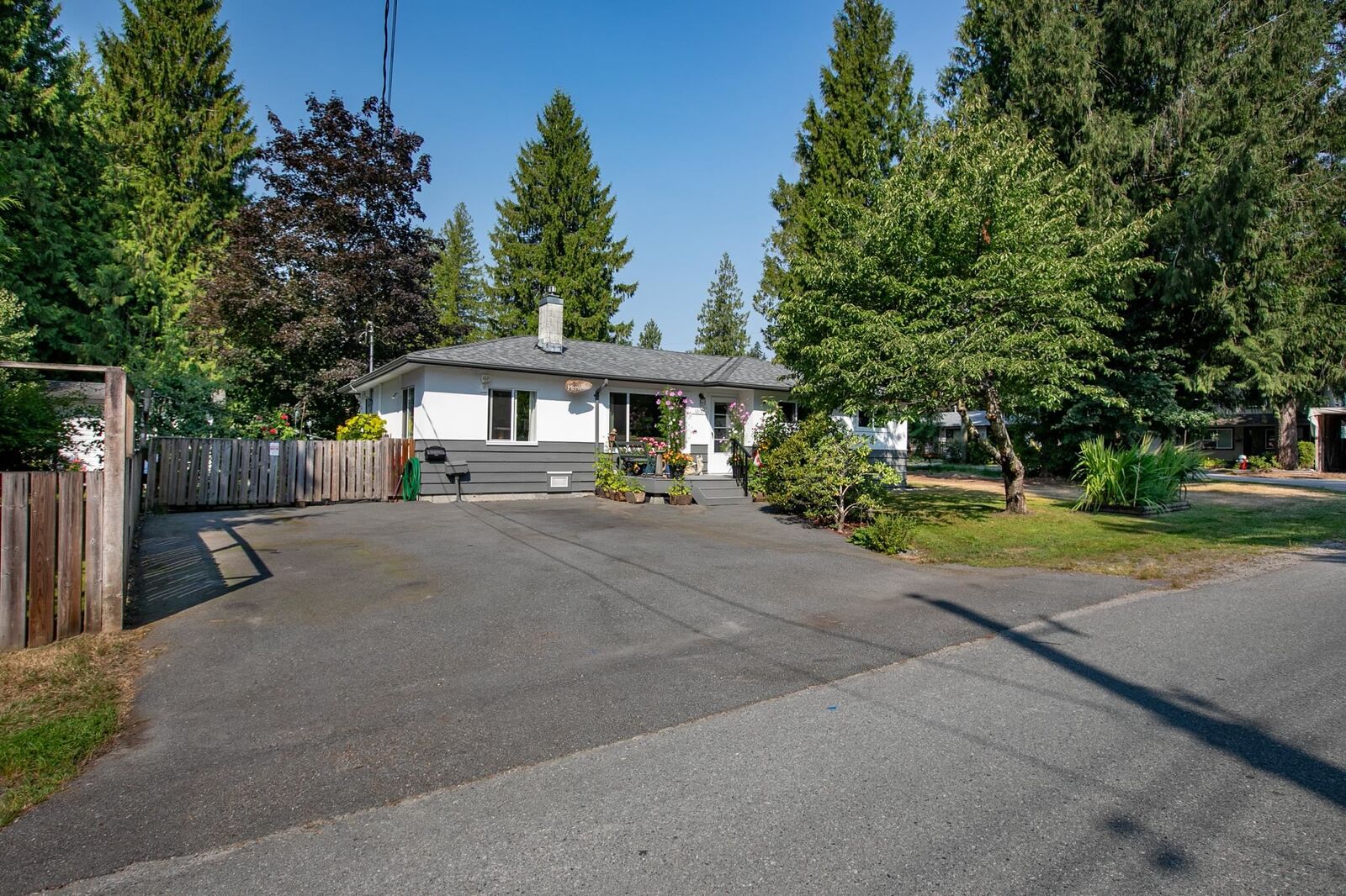 Property Photo: 12157 250 Street BC V4R 1H3