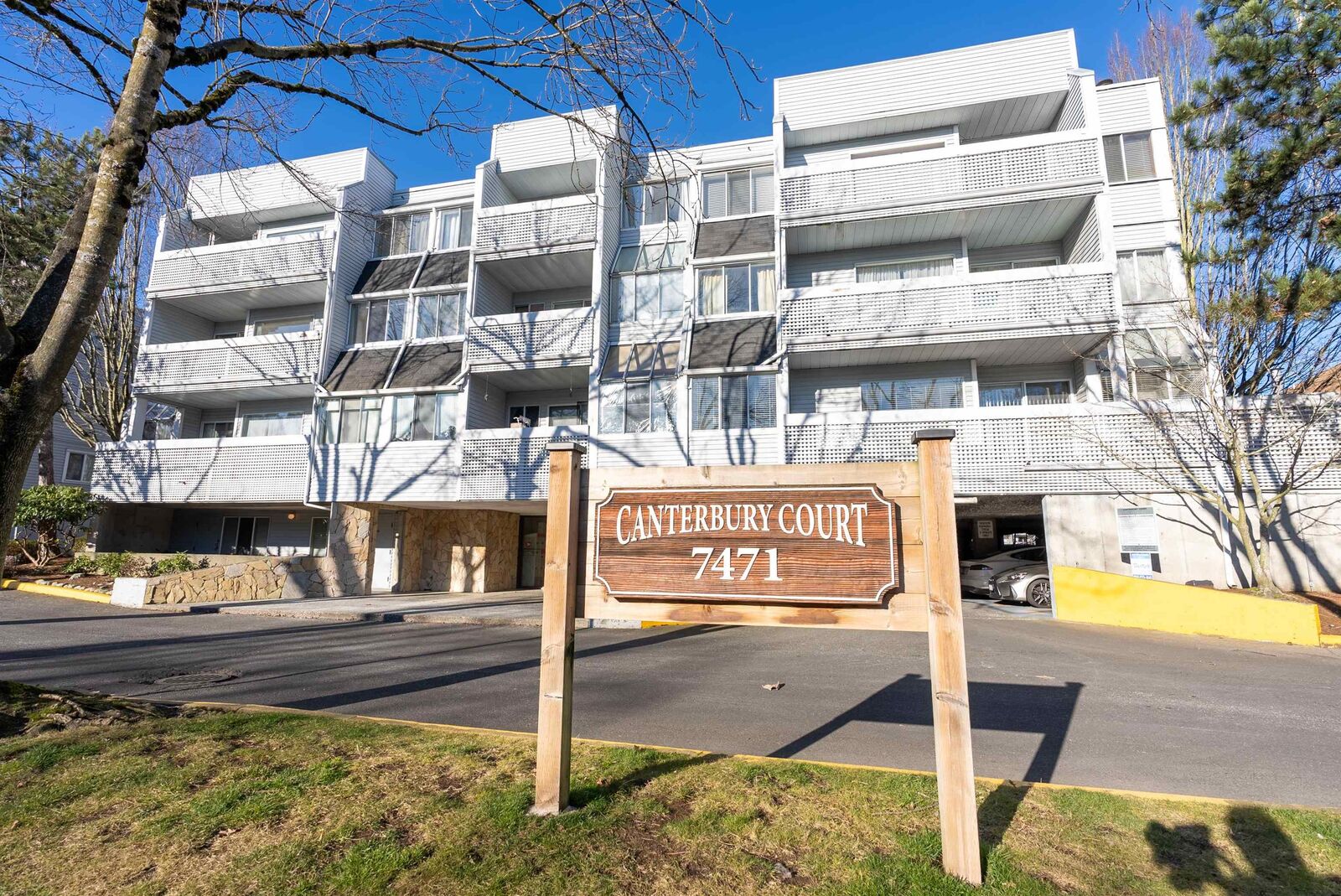 Property Photo: 7471 Blundell Road 105 BC V6Y 1J6