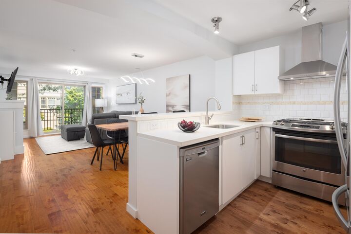 2958 Silver Springs Boulevard 301 — photo 1