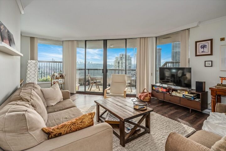 Property Photo: 2041 Bellwood Avenue 1808 BC V5B 4V5