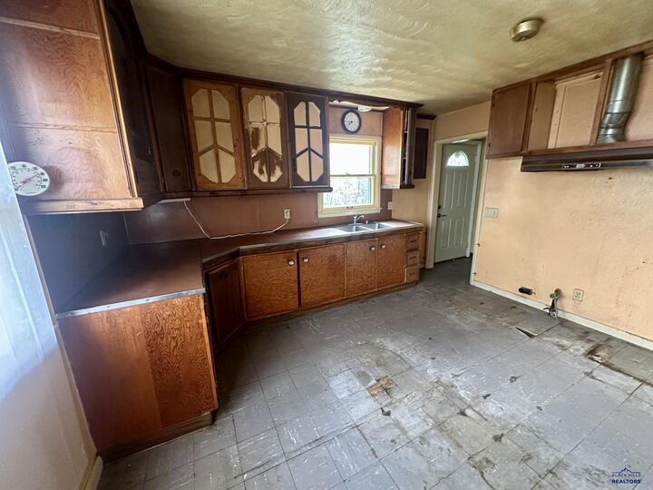 Property Photo: 217 E College Ave SD 57701