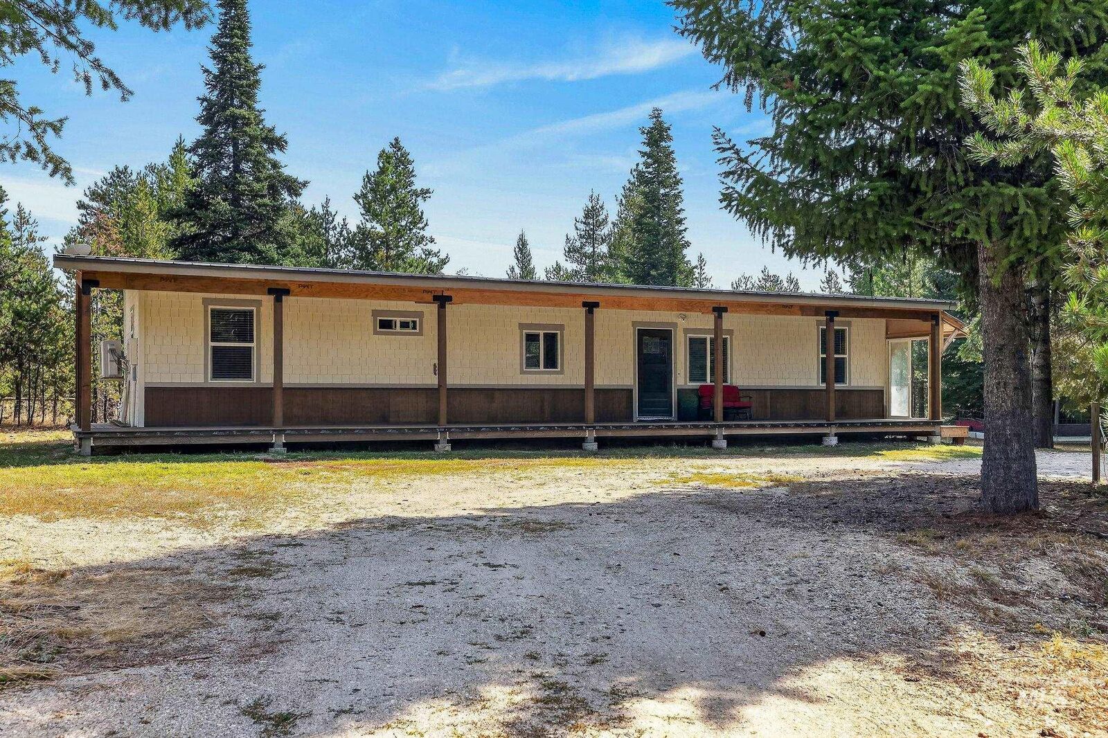 Property Photo:  122 Forest Place  ID 83615 