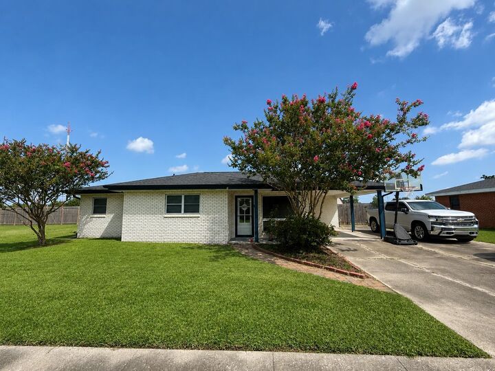 Property Photo: 114 Bellaire Drive LA 70360