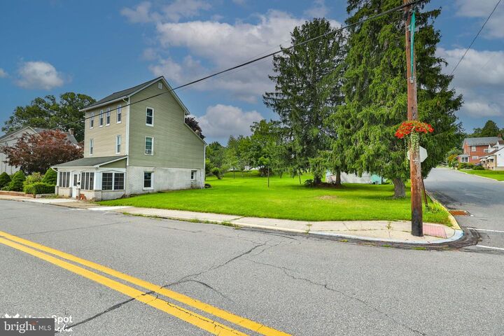 Property Photo:  726 Garibaldi Avenue  PA 18013 