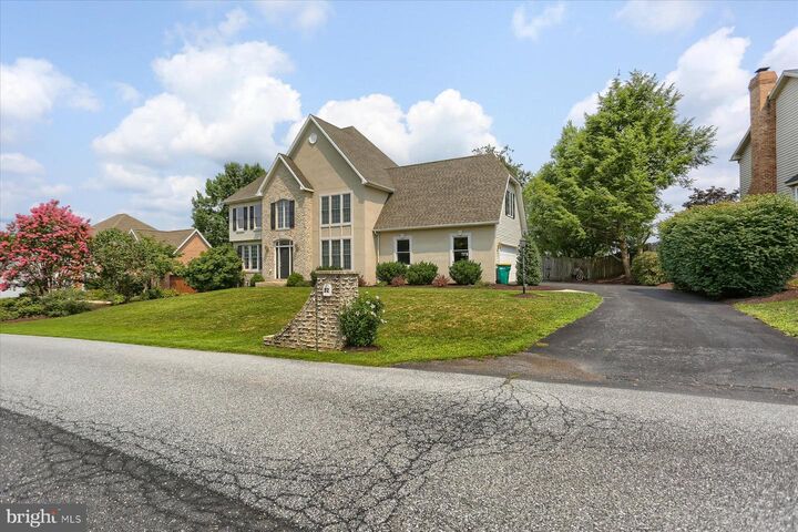 Property Photo:  32 Sunfire Avenue  PA 17011 