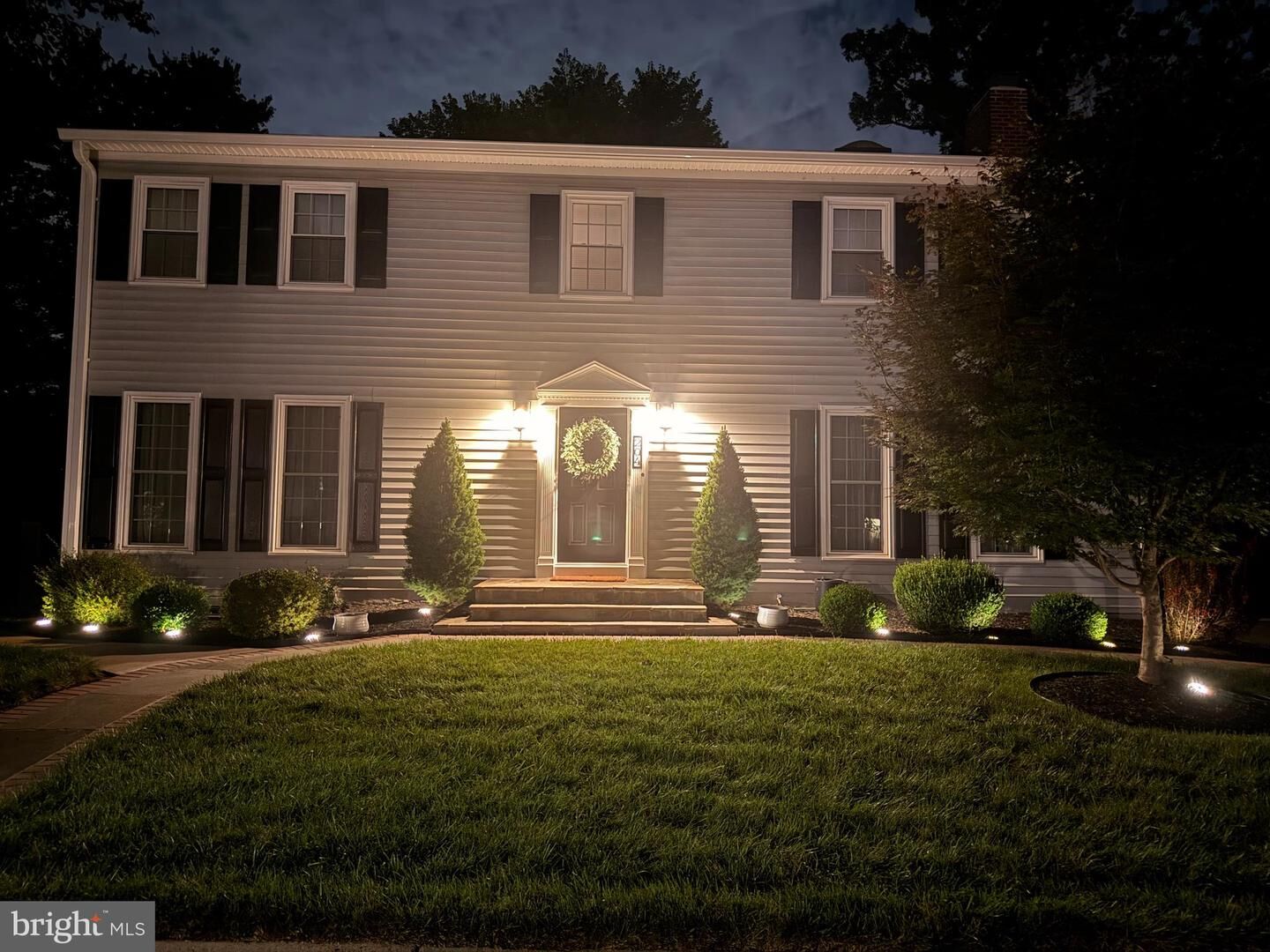 Property Photo:  204 Whispering Wind Court SE  VA 22180 