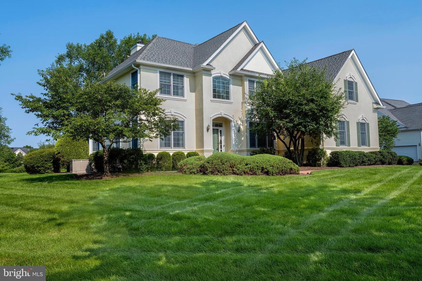 Property Photo:  5 Alvamar Court  NJ 08558 
