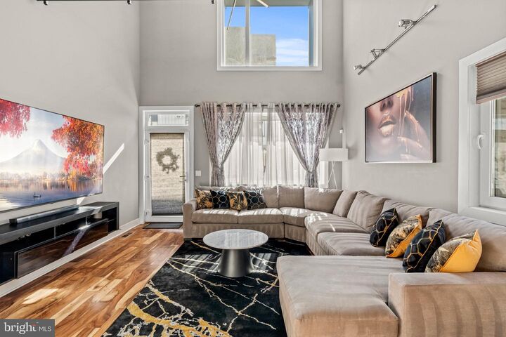 Property Photo:  1124 N American Street 34 9  PA 19123 