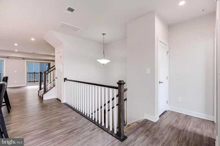 Property Photo:  42621 Burbank Terrace  VA 20166 