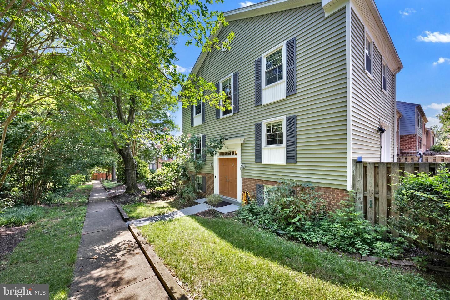 Property Photo:  2465 Windbreak Drive  VA 22306 