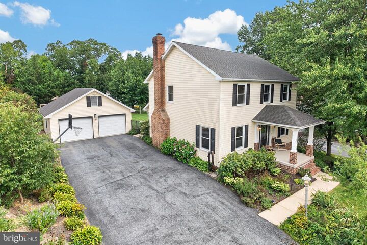 Property Photo:  612 Nissley Drive  PA 17057 