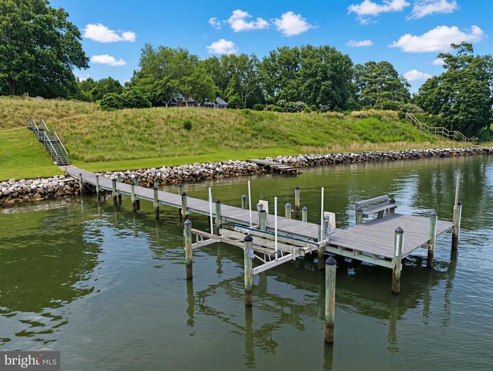 Property Photo: 2662 Marthas Way MD 20657