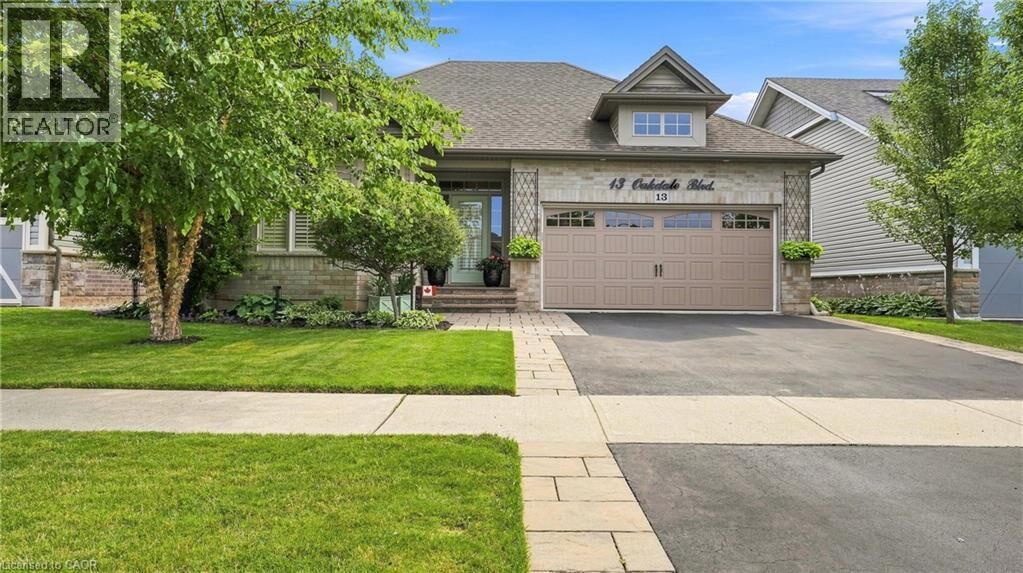 Property Photo: 13 Oakdale Boulevard ON L0R 2A0