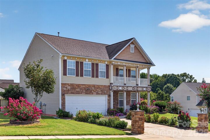 Property Photo: 1607 Hoosac Drive NC 28173
