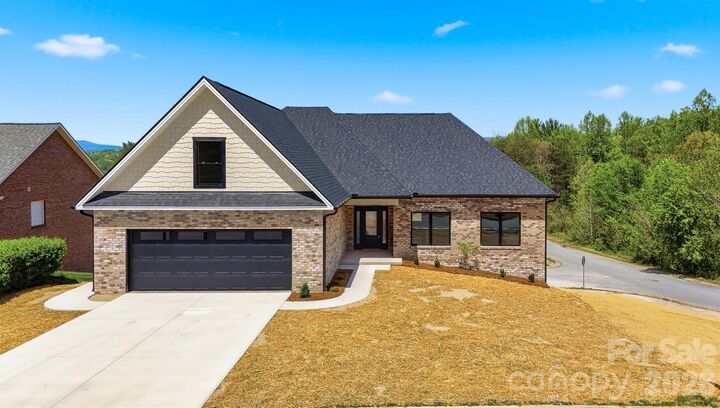 Property Photo: 426 Huntington Woods Street SE NC 28645