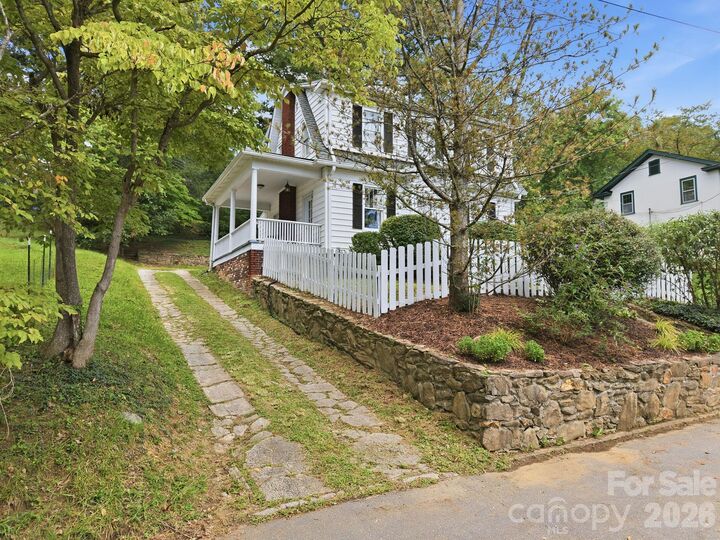 Property Photo:  45 Woodvale Avenue  NC 28804 