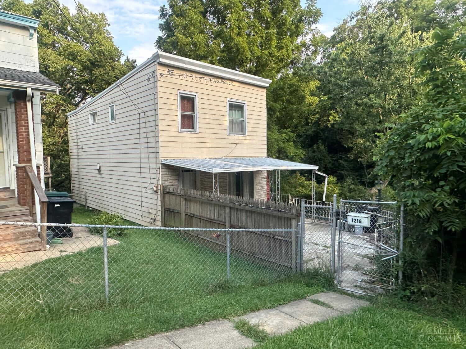 Property Photo: 1216 Carson Avenue OH 45205