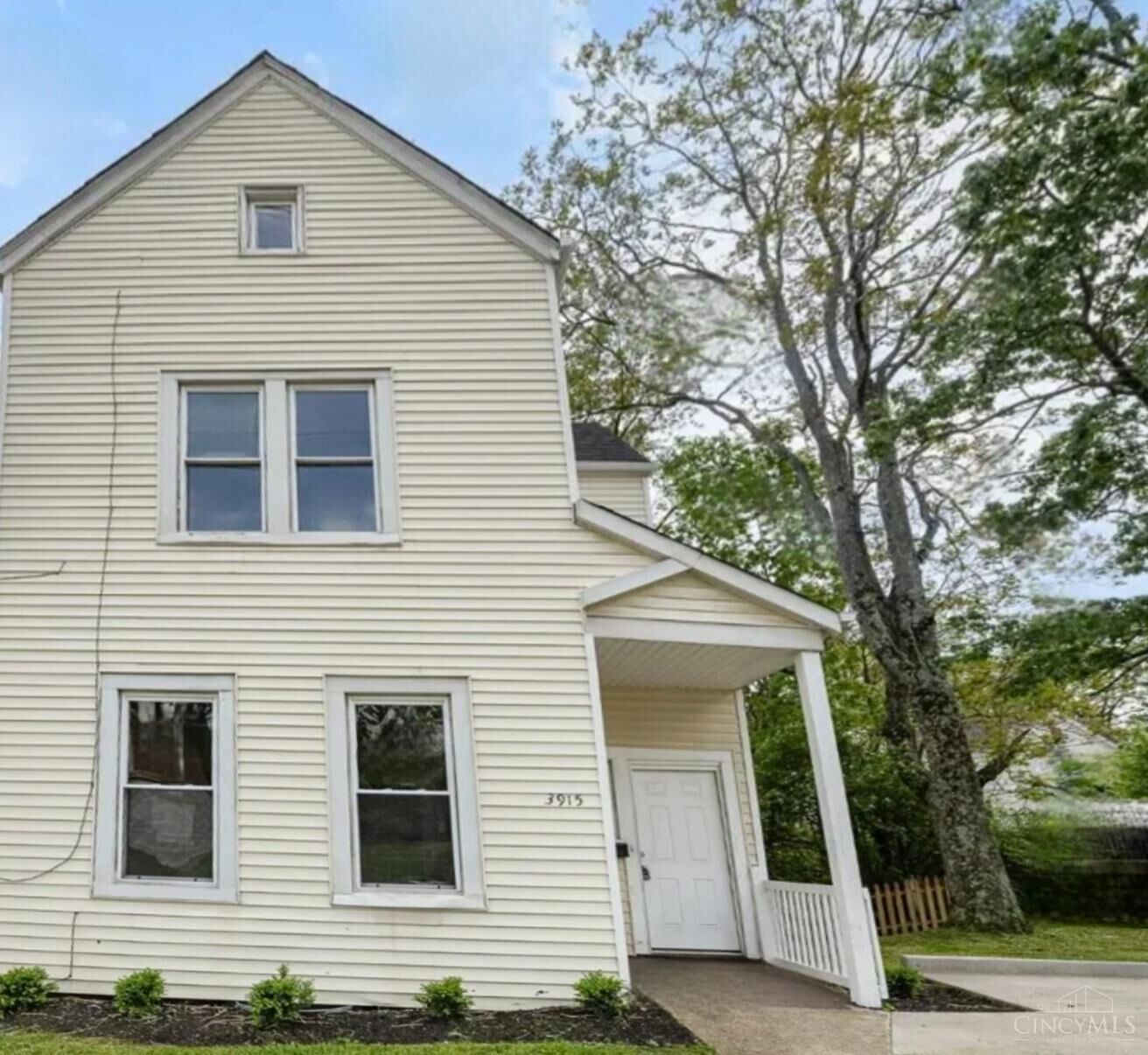 Property Photo: 3915 W Liberty Street OH 45205