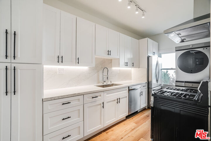 Property Photo: 151 N Swall Dr, Unit 1 CA 90211