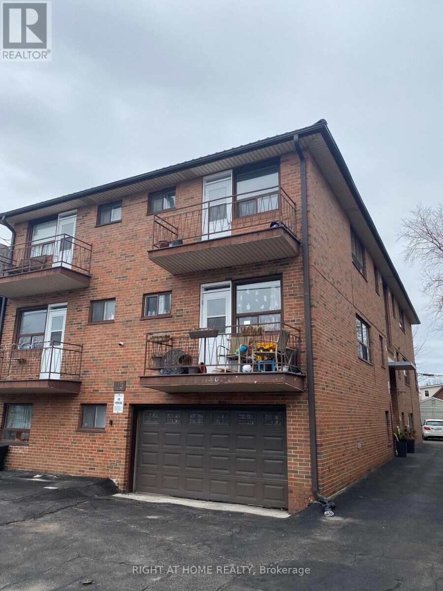 Property Photo:  115 Eighth Street 5  ON M8V 3C5 