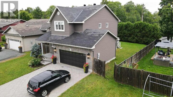 Property Photo: 96 Ruscio Cres ON P6A 6H5