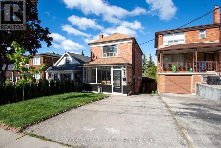 Property Photo:  496 Northcliffe Boulevard Mn&Amp2nd  ON M6E 3L5 