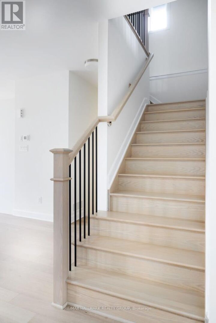 Property Photo: 614 Roundhouse Crescent ON K2S 1K4