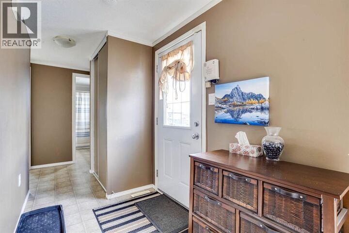Property Photo:  125 Elm Street  AB T9K 0J9 