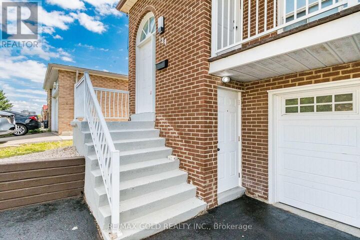 Property Photo:  124 Banting Crescent  ON L6Y 2L9 